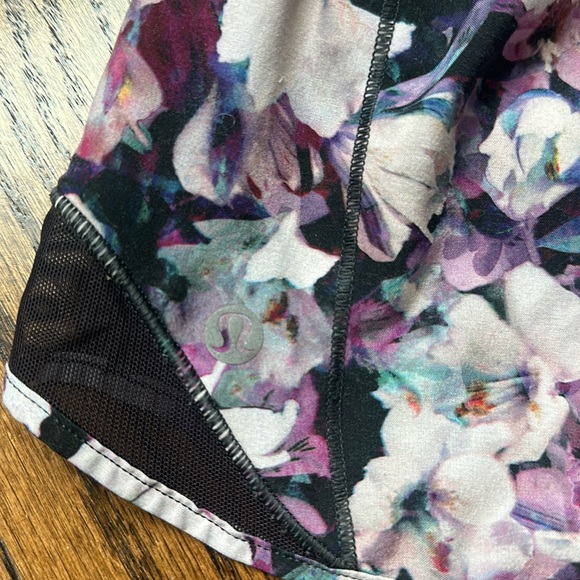 Lululemon Floral Hotty Hot Shorts - Picture 3 of 6